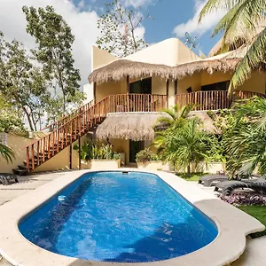 https://villas-akalan.quintano-roohotels.com